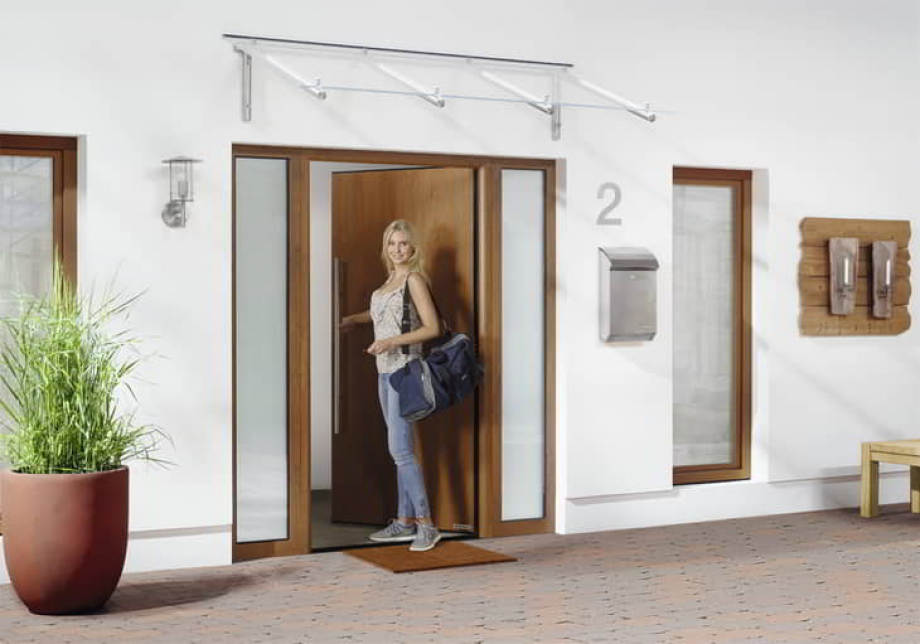 Entrance doors