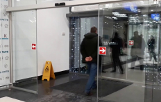 Automatic glass doors