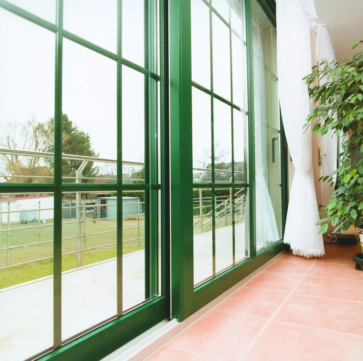 Пластикові розсувні двері