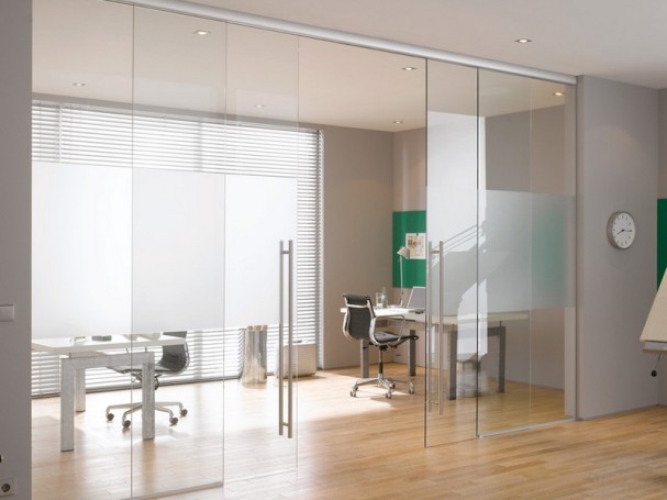 All- glass partitions