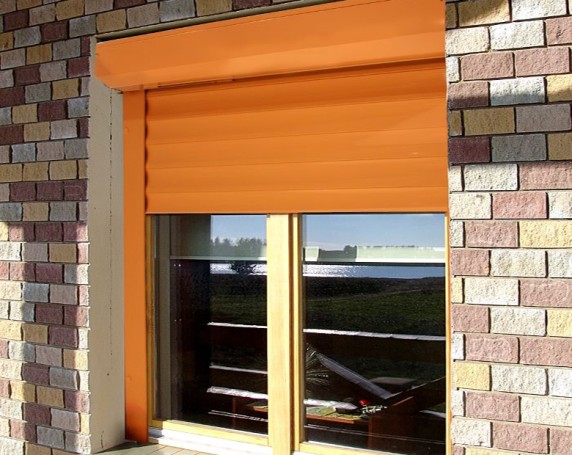 Anti burglary roller blinds