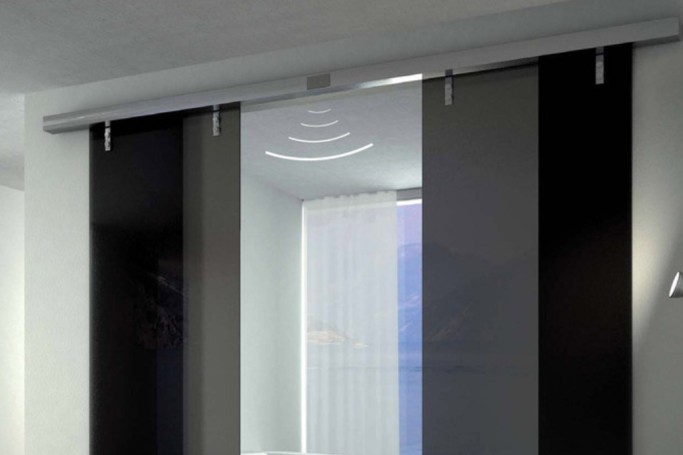Automatic glass doors