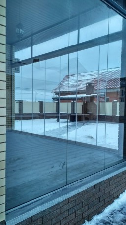 Bezramowe szklenia Tiarra Max Flat