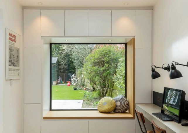 Square window