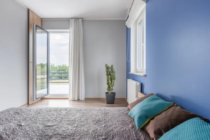 single-leaf plastic door to the balcony