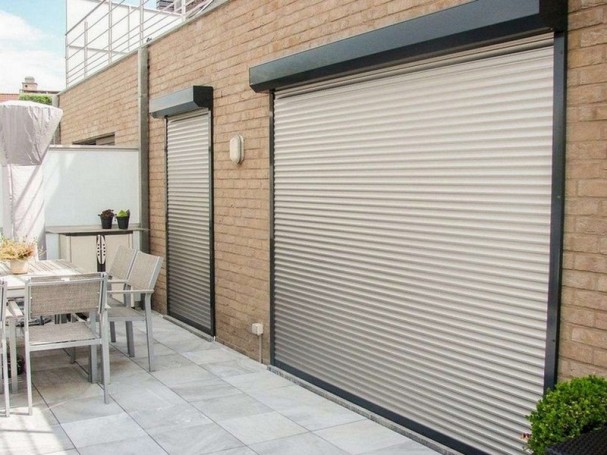 roller shutters with a lock
