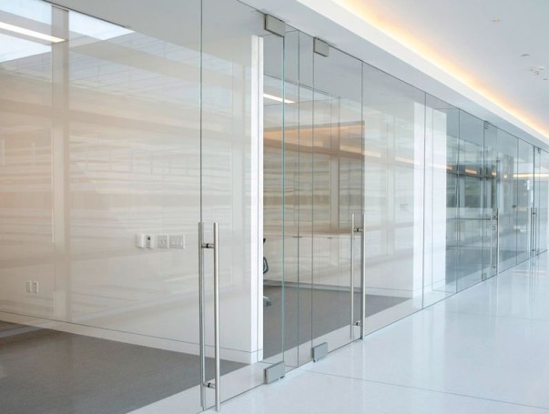 All- glass partitions