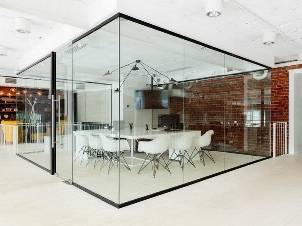 All- glass partitions