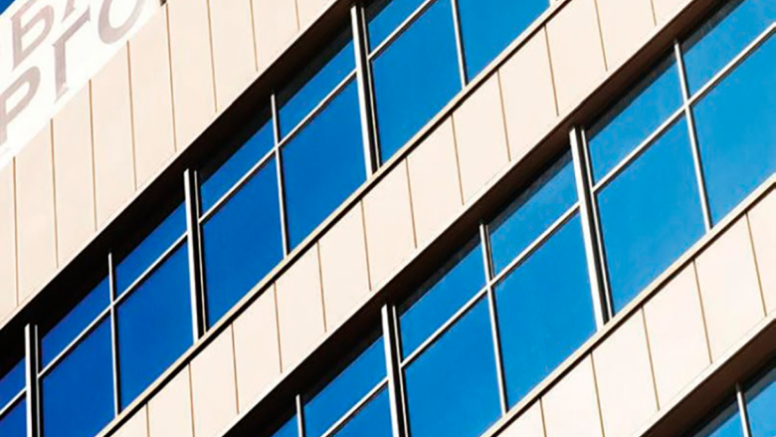 Facade glazing