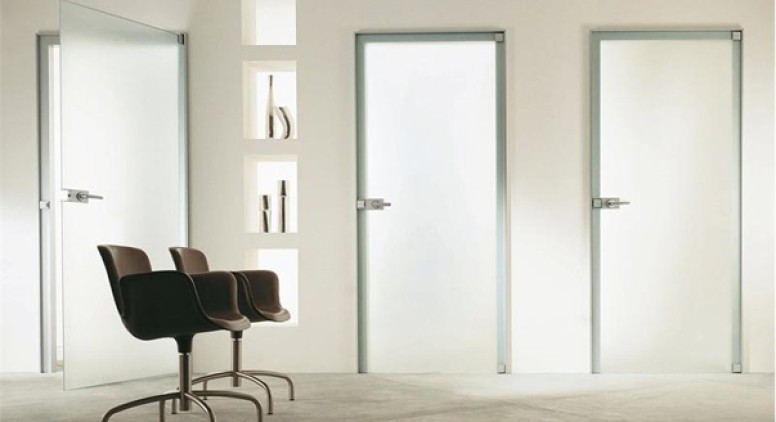 Interior glass doors in the apartment