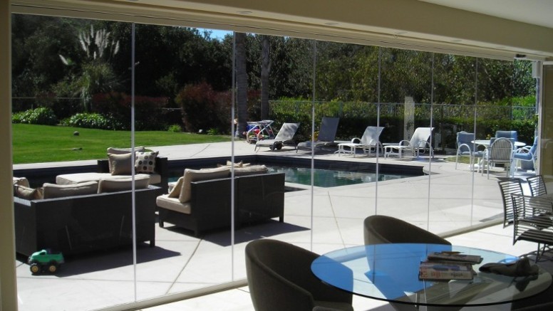 Frameless glazing of the terrace