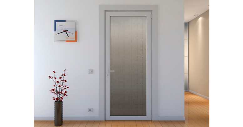 Single leaf aluminum door