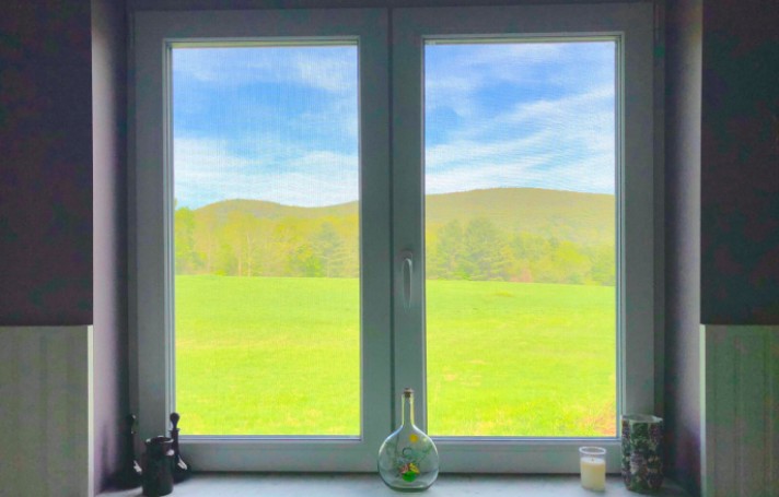 Square window